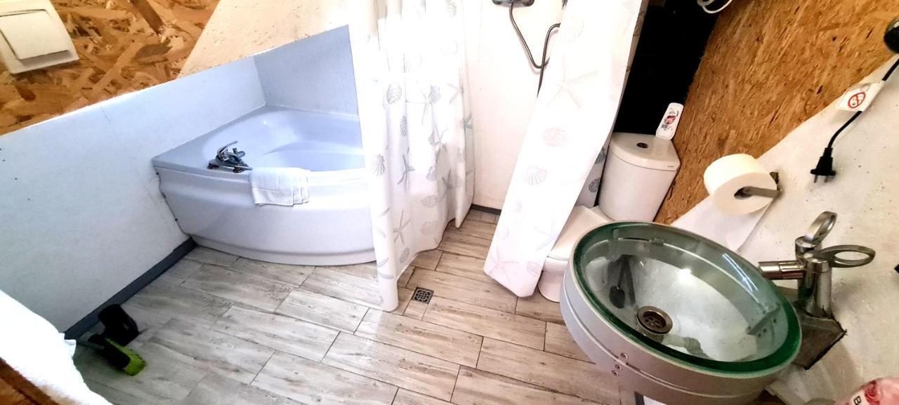 Sub Hel. Budzetowe Pokoje W Domu Z Basenem. Wokol Domu Tylko Natura. Balkon Zbyteczny. Extérieur photo